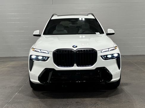 New 2027 BMW X7 xDrive40i w/ M Sport Package AWD/4WD image 2