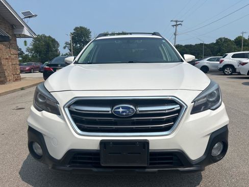 Used 2018 Subaru Outback 2.5i Limited AWD/4WD image 2