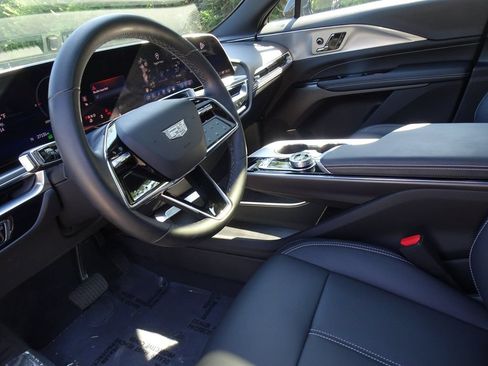 Certified 2024 Cadillac Lyriq Tech w/ LPO, Floor Liner Package AWD/4WD image 9