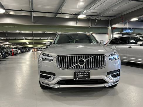 Used 2024 Volvo XC90 B5 Core w/ Protection Package Premier image 6