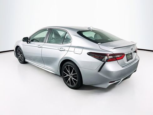 Used 2022 Toyota Camry SE image 5