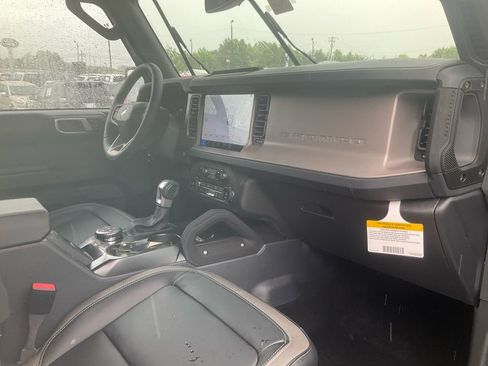 New 2026 Ford Bronco Outer Banks w/ Sasquatch Package AWD/4WD image 11