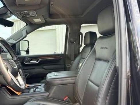 Used 2024 GMC Sierra 2500 Denali w/ Technology Package AWD/4WD image 11
