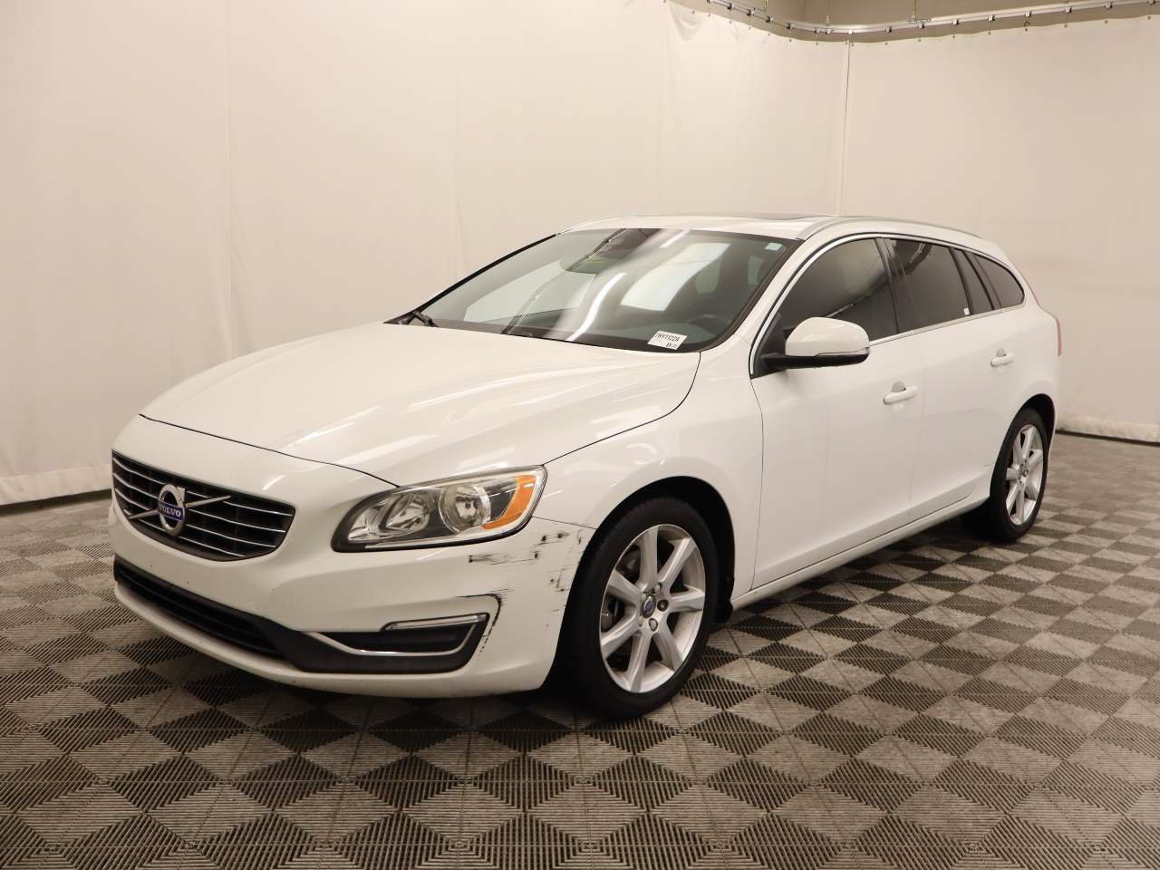 Used 2016 Volvo V60 T5 Premier w/ Protection Package FWD image 1