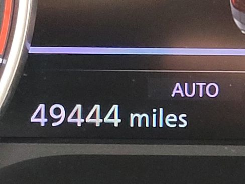 Used 2024 Nissan Rogue SV image 3