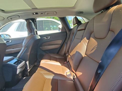 Used 2018 Volvo XC60 T6 Inscription w/ Luxury Seat Package AWD/4WD image 5