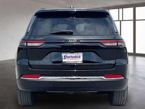 Used 2023 Jeep Grand Cherokee Limited w/ Luxury Tech Group II RWD image 5