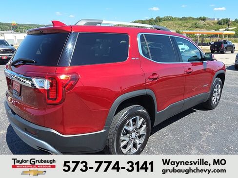 Used 2023 GMC Acadia SLE w/ Driver Convenience Package FWD image 8