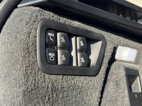 Used 2022 BMW X7 xDrive40i w/ Premium Package image 10