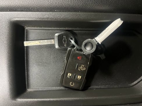 Used 2020 Chevrolet Silverado 1500 Custom w/ Custom Value Package image 12