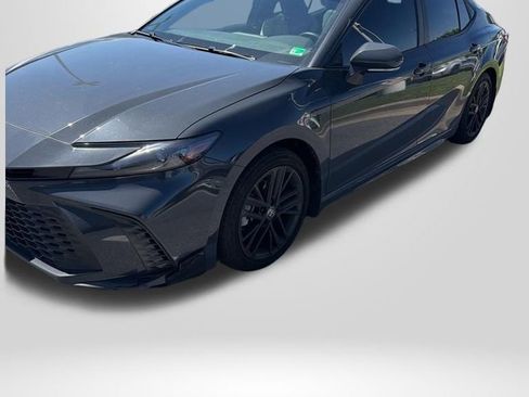 Used 2025 Toyota Camry SE FWD image 2
