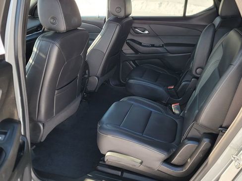 Used 2023 Chevrolet Traverse LT image 26
