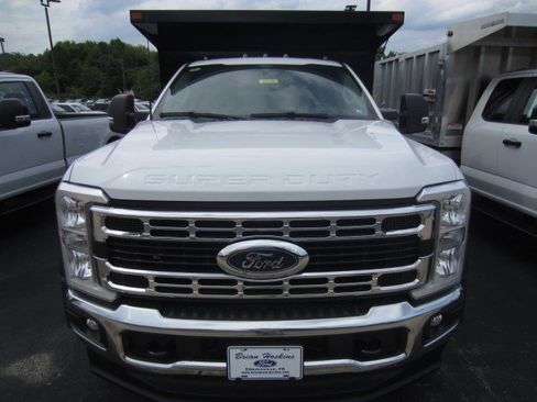 New 2025 Ford F550 4x4 Regular Cab Super Duty image 2