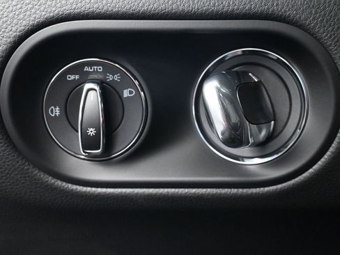 Used 2026 Porsche Macan image 23