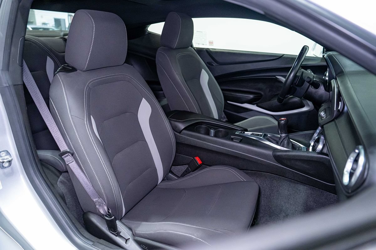 Used 2018 Chevrolet Camaro SS RWD image 18