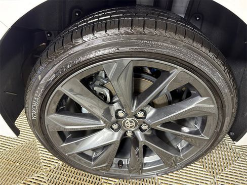 Used 2025 Toyota Corolla SE image 17