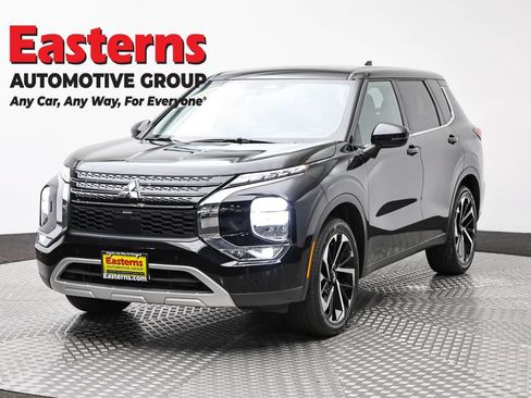 Used 2024 Mitsubishi Outlander SE AWD/4WD image 1