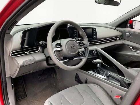 Used 2023 Hyundai Elantra SEL image 14