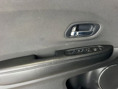 Used 2022 Honda HR-V EX image 12