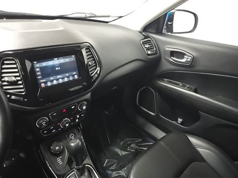 Used 2020 Jeep Compass Latitude image 25