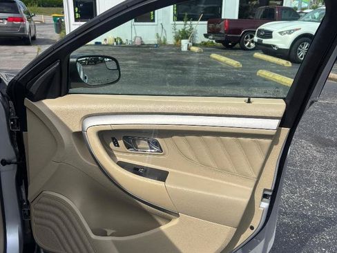 Used 2018 Ford Taurus SE FWD image 28