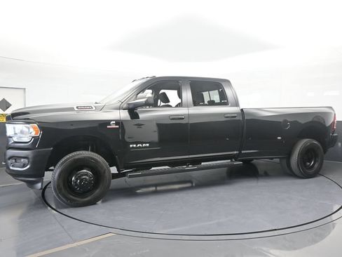 Used 2019 RAM 3500 Tradesman RWD image 2