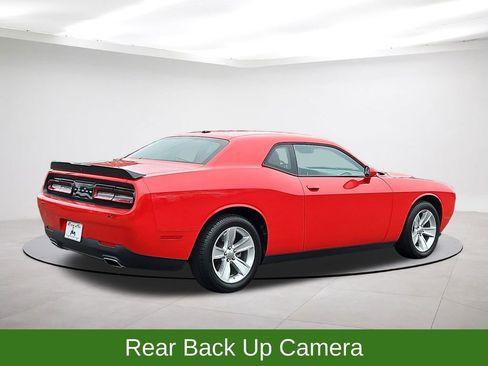 Used 2023 Dodge Challenger SXT image 7