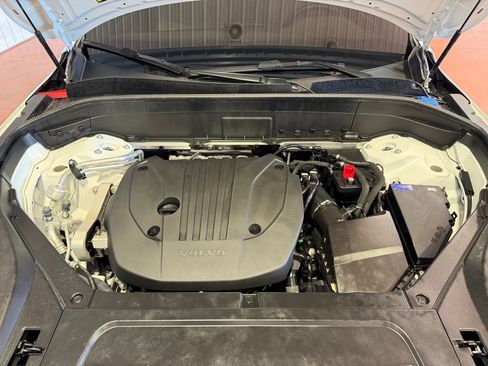 Used 2026 Volvo XC90 B5 Plus w/ Protection Package Premier AWD/4WD image 41