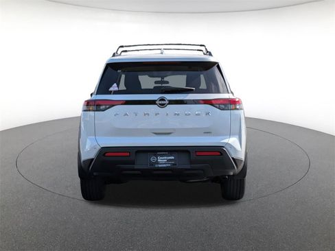 New 2025 Nissan Pathfinder SV image 6