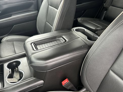 Used 2023 GMC Yukon SLT image 18