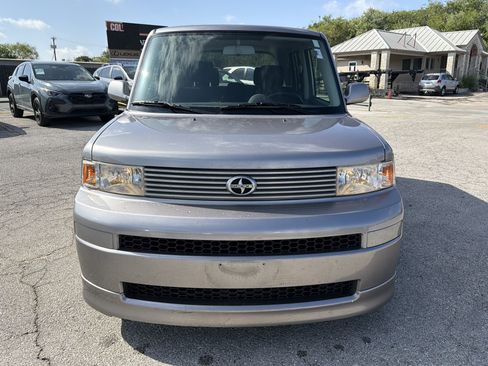 Used 2005 Scion xB FWD image 9