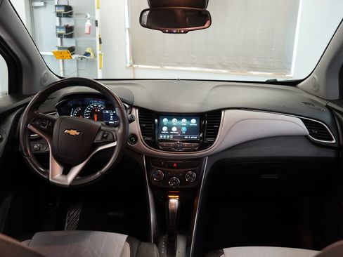 Used 2019 Chevrolet Trax LT w/ LT Convenience Package AWD/4WD image 18