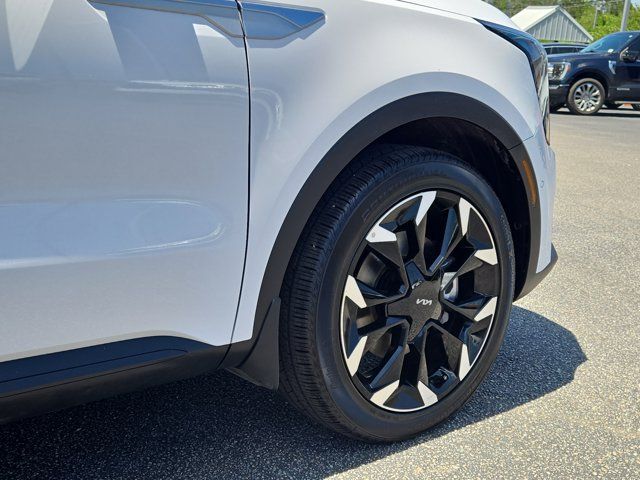 Used 2025 Kia Sorento SX FWD image 11