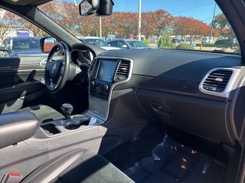 Used 2015 Jeep Grand Cherokee Altitude image 15