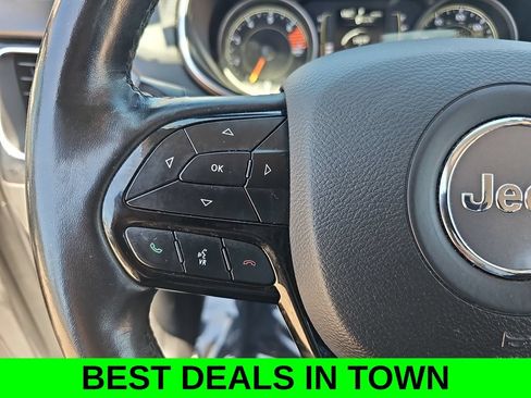 Used 2021 Jeep Cherokee Latitude Plus FWD image 16