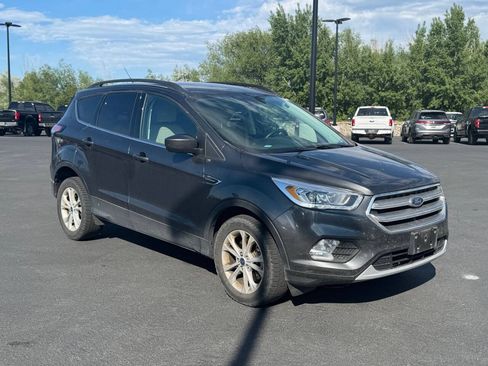 Used 2017 Ford Escape SE w/ SE Leather Comfort Package AWD/4WD image 9