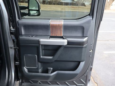 Used 2016 Ford F150 Platinum w/ Technology Package image 25