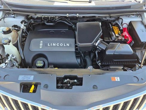 Used 2012 Lincoln MKX AWD image 25