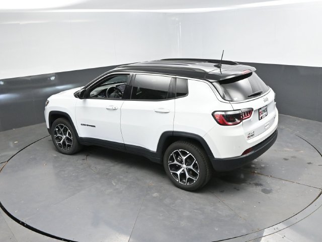 Used 2024 Jeep Compass Limited AWD/4WD image 40