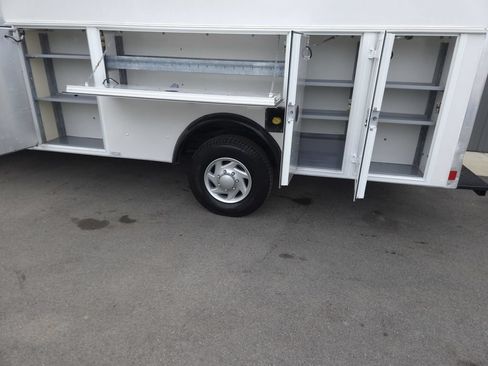 Used 2015 Ford E-350 and Econoline 350 Super Duty w/ Power Windows & Locks Group RWD image 4