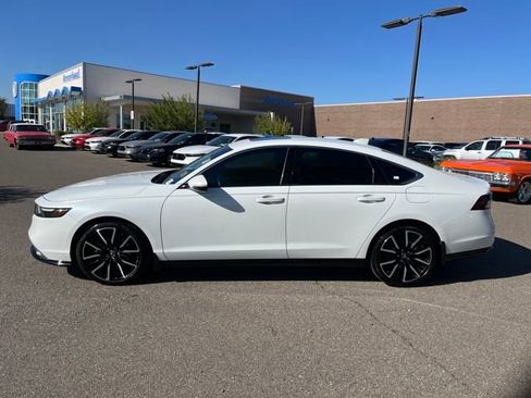 Certified 2023 Honda Accord Touring image 9