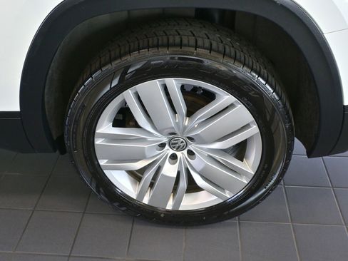 Used 2019 Volkswagen Atlas SE w/ Panoramic Sunroof Package image 7