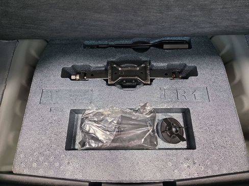 Used 2024 Nissan Altima 2.5 SV FWD image 12