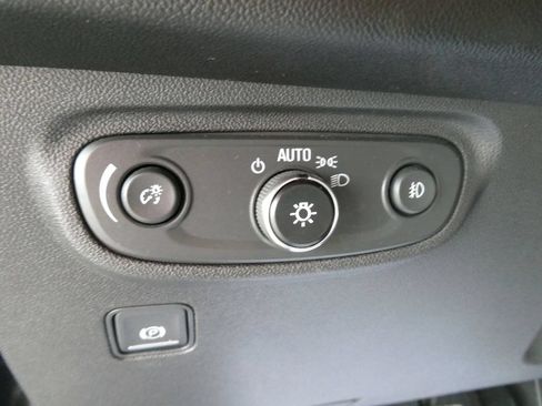 Certified 2022 GMC Terrain SLT AWD/4WD image 28