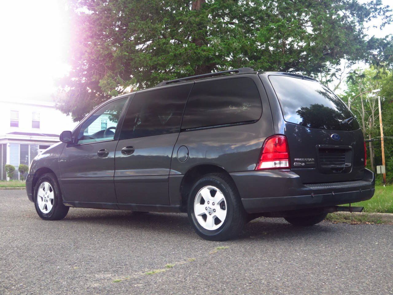 Used 2007 Ford Freestar SE FWD image 3