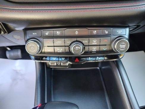 Certified 2024 Dodge Durango GT image 37