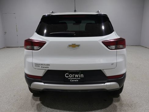 Used 2025 Chevrolet TrailBlazer LT AWD/4WD image 3
