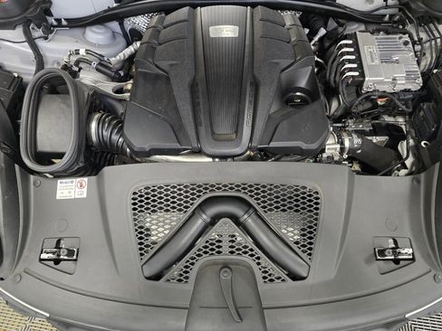 Certified 2024 Porsche Macan GTS image 11