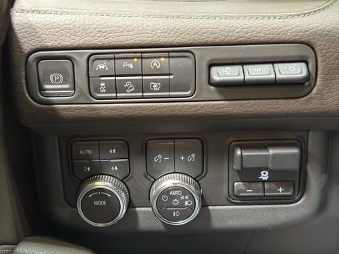 Certified 2023 GMC Yukon XL Denali w/ Max Trailering Package image 35