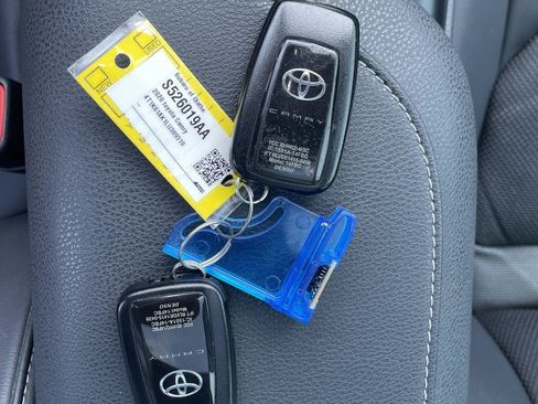 Used 2020 Toyota Camry XSE FWD image 28